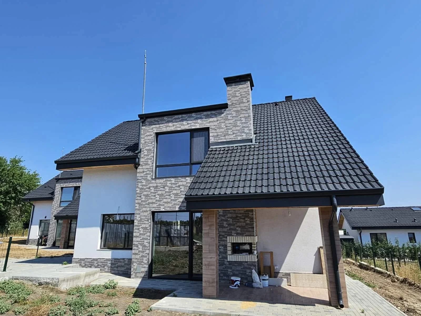 Ремонт на покриви Топлойзолци хидроизолация вътрешни ремонти