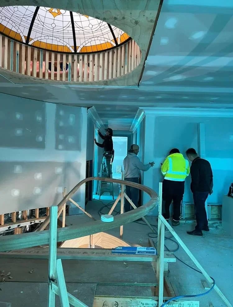 Професионални вътрешни и външни ремонти