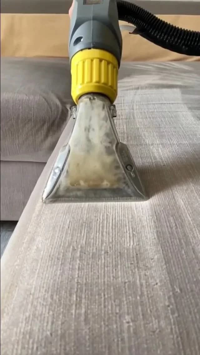 	Машинно пране с екстрактор на мека мебел от ЧистачЪ