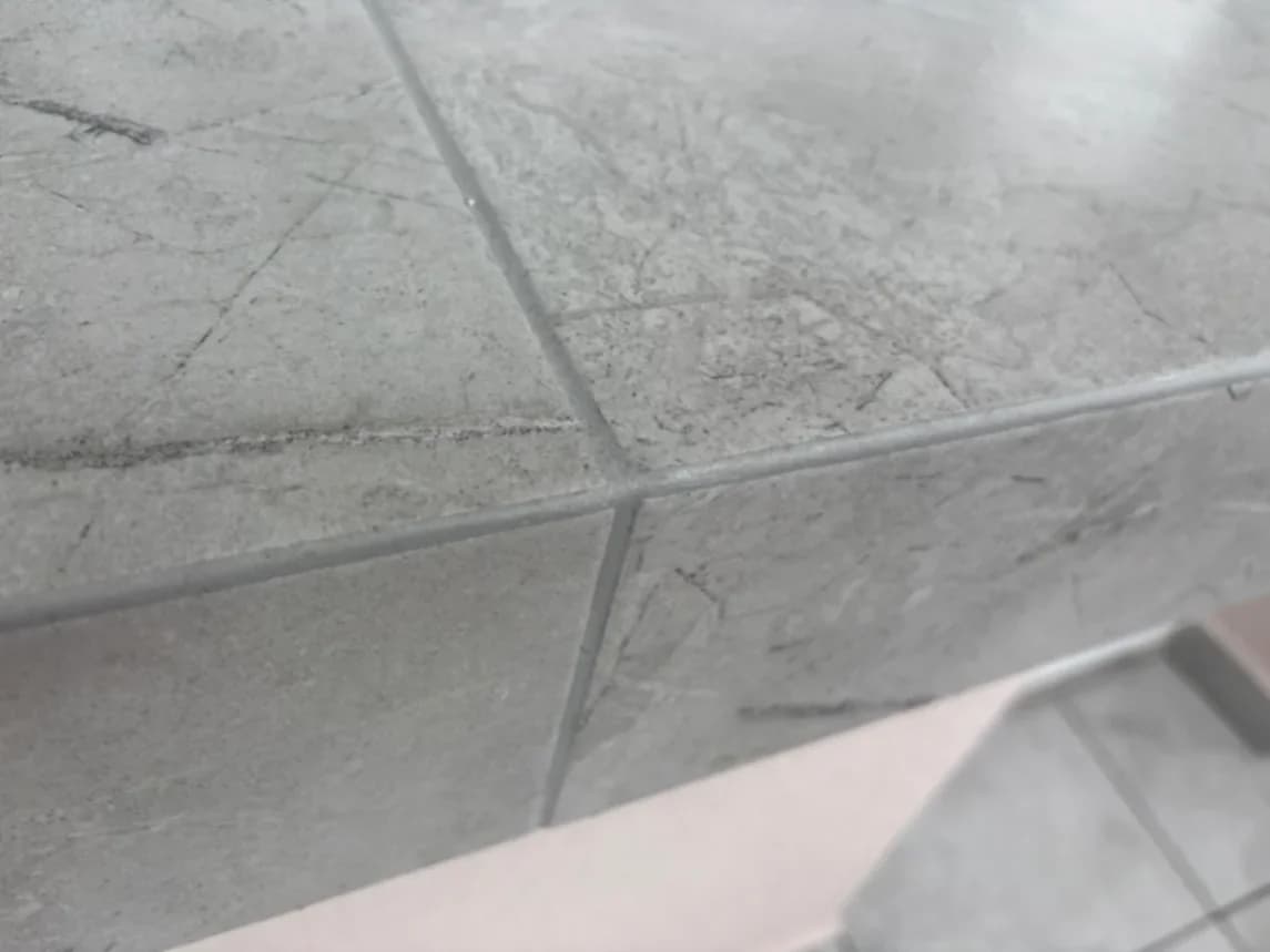 Изработка на бани и подови настилки с плочки