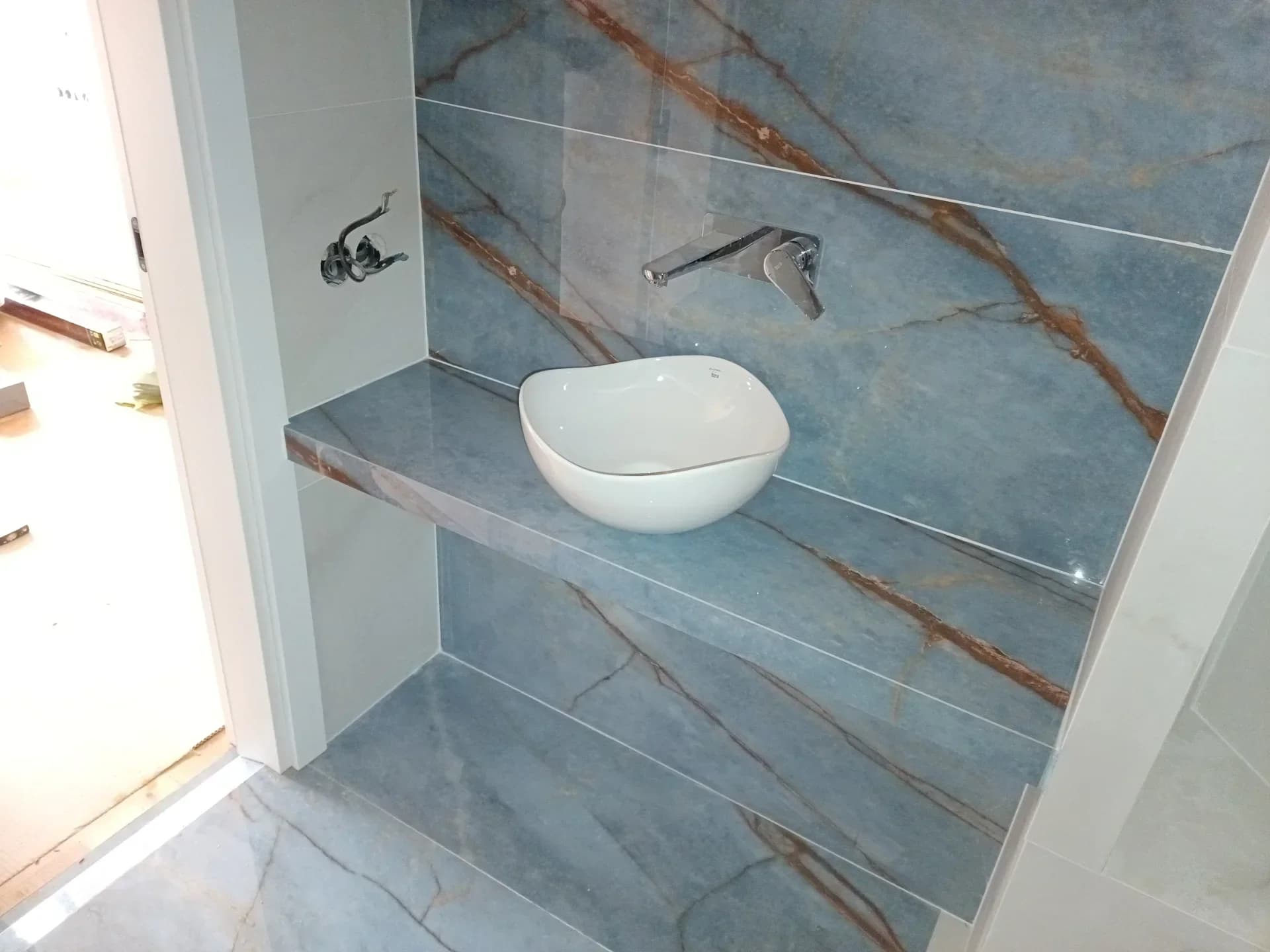 Изграждане и ремонт на бани