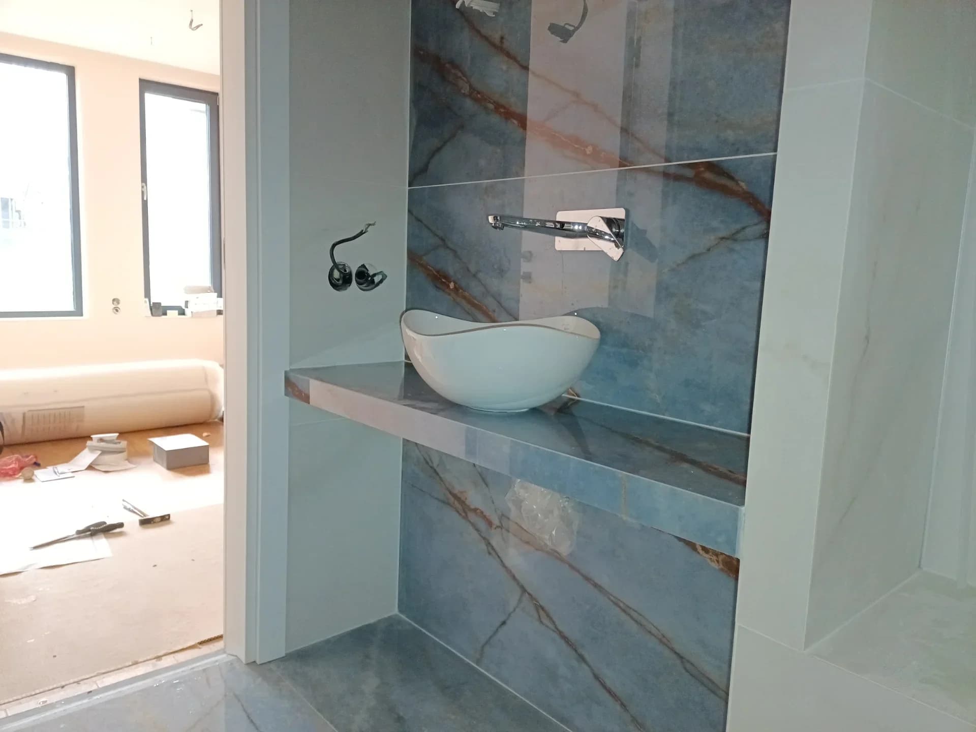 Изграждане и ремонт на бани