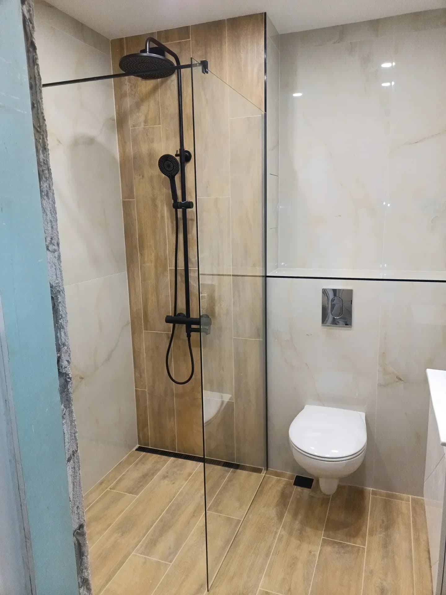 Изграждане и ремонт на бани