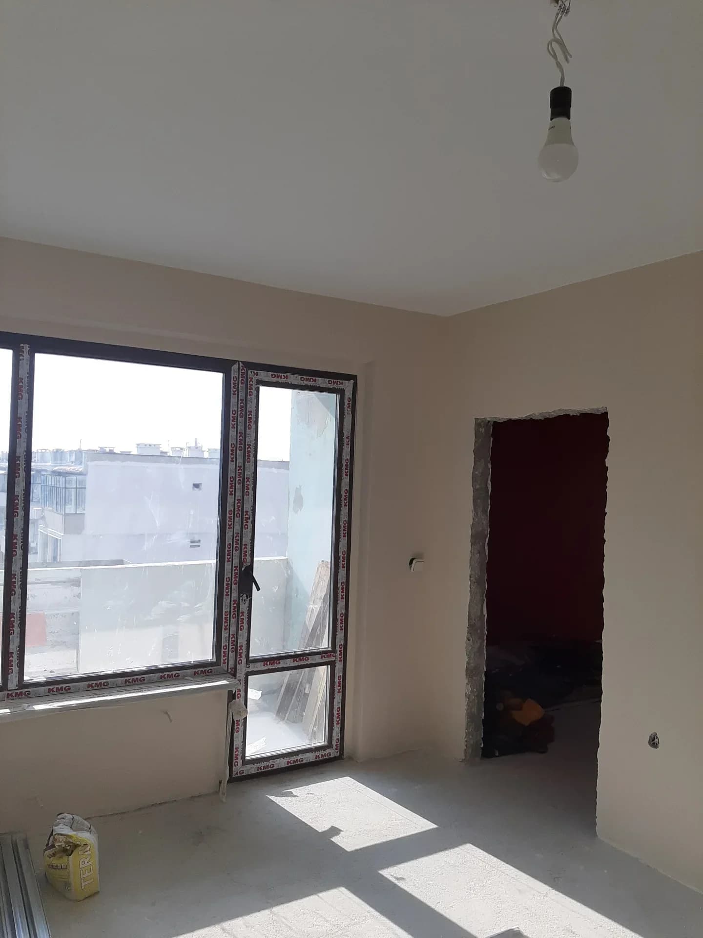 Предлагам  услуги по:Шпакловка и боядисване