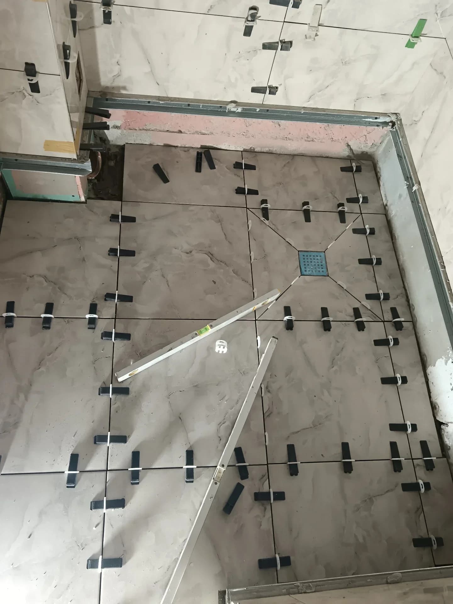 Вътрешни и външни ремонти