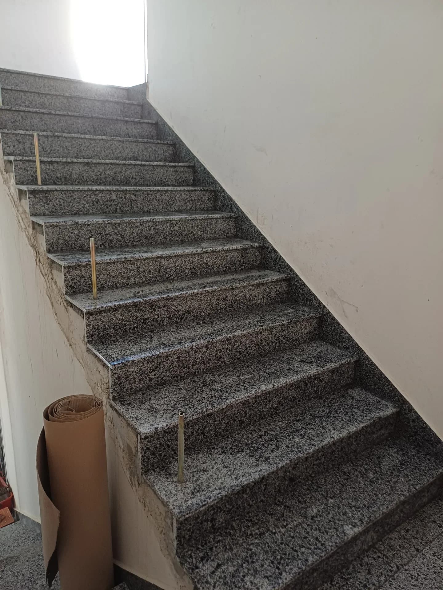 Лепене на плочки 