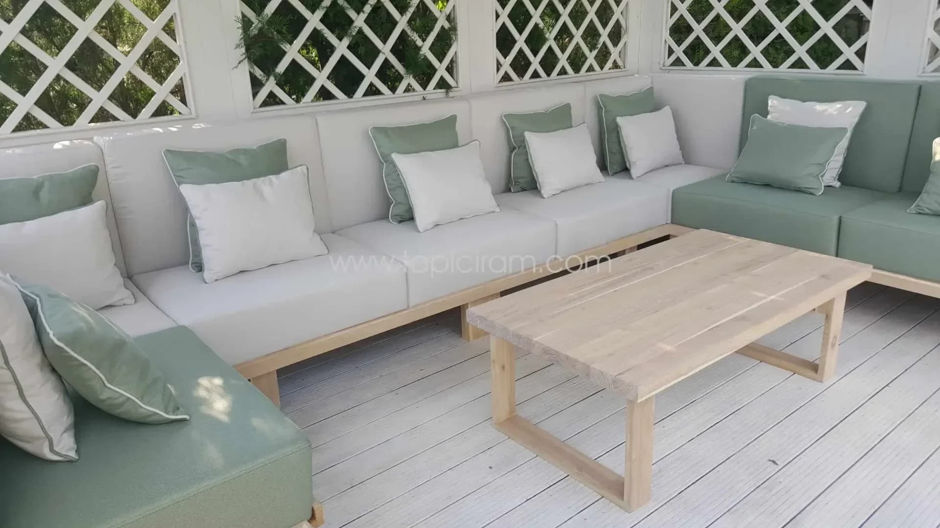 Тапициране и ремонт на мека мебел