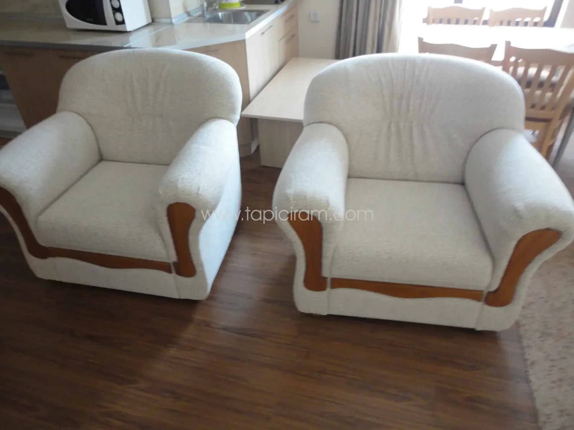 Тапициране и ремонт на мека мебел