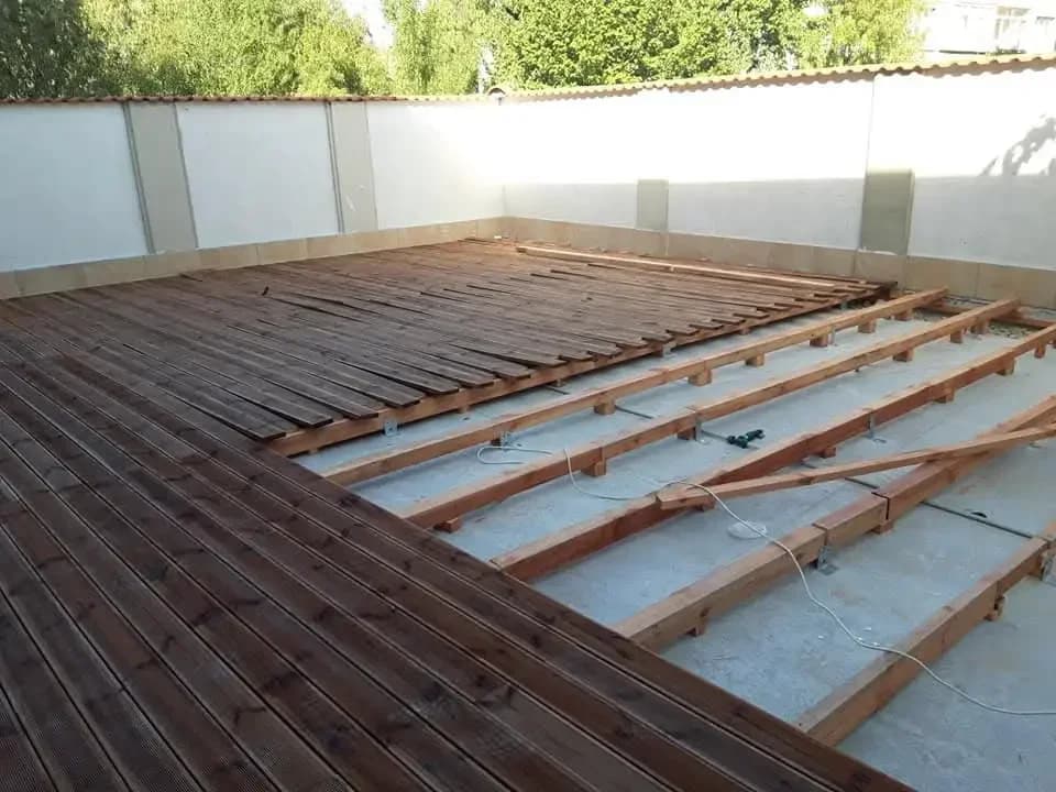 Професионални услуги за подови настилки - паркет, лсмибат, декинг, дюшеме