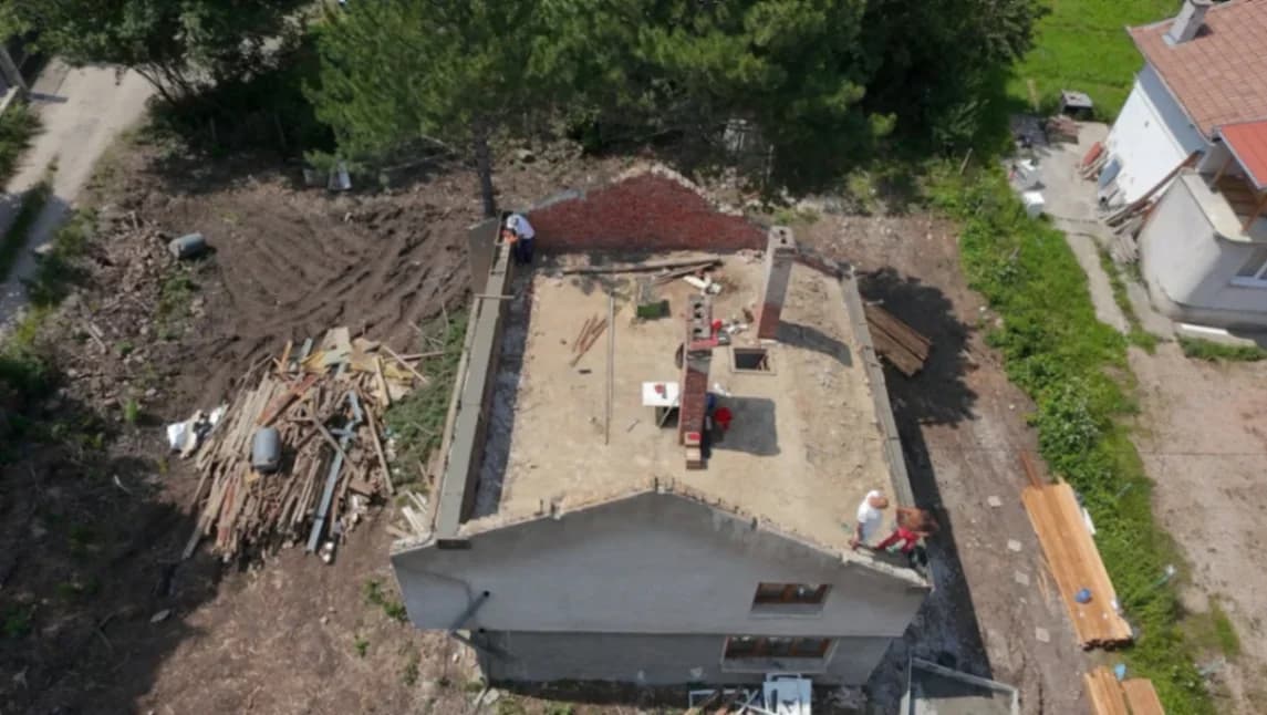 Ремонт на покриви, направа на навеси и хидроизолация.