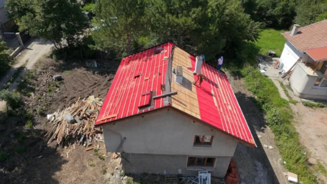 Ремонт на покриви, направа на навеси и хидроизолация.