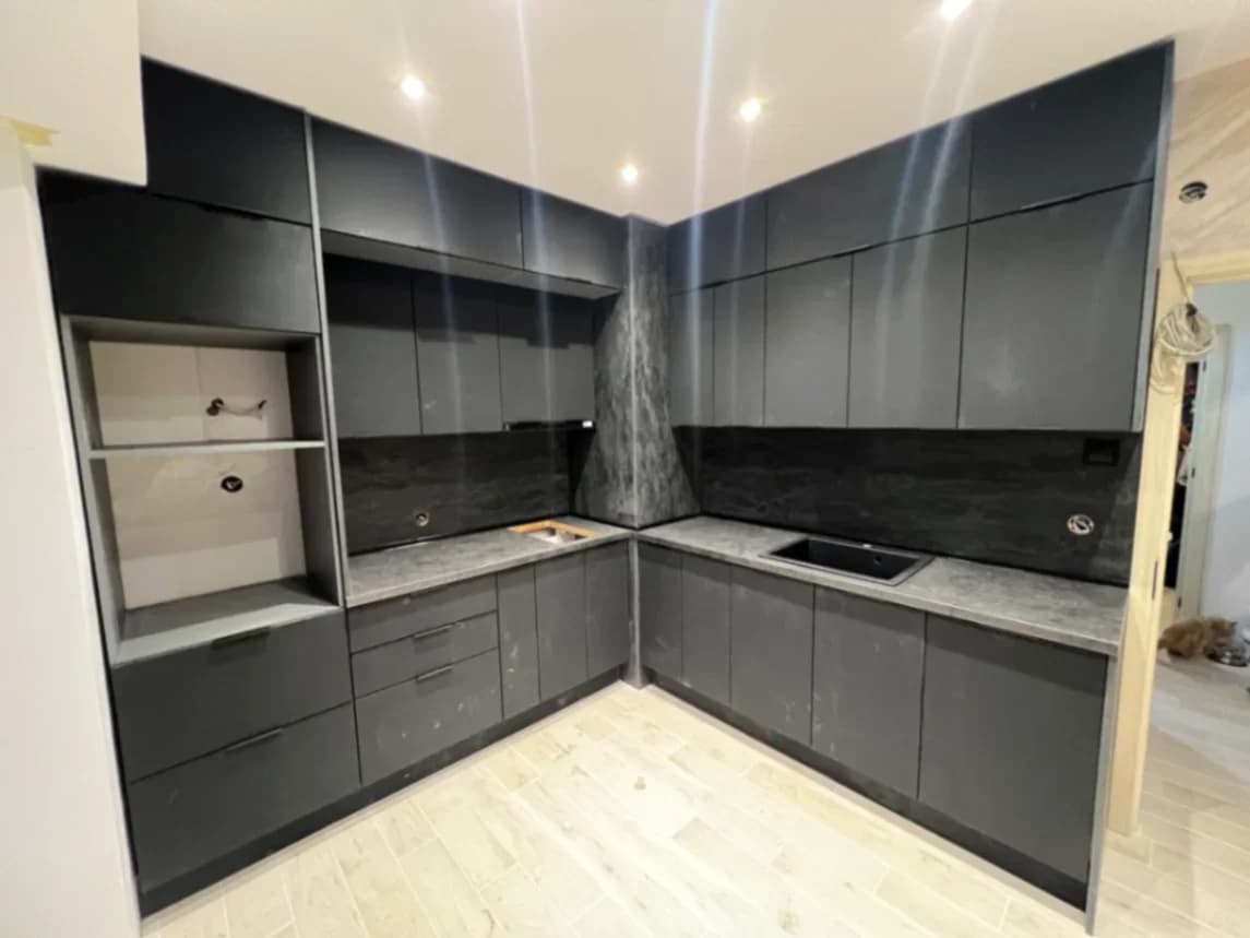 Монтаж на кухни и мебели