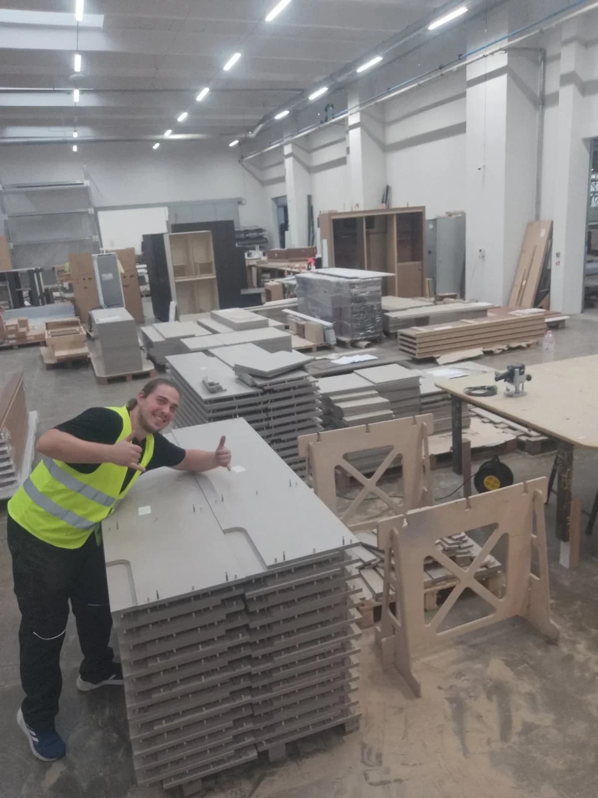 Производство и монтаж на мебели