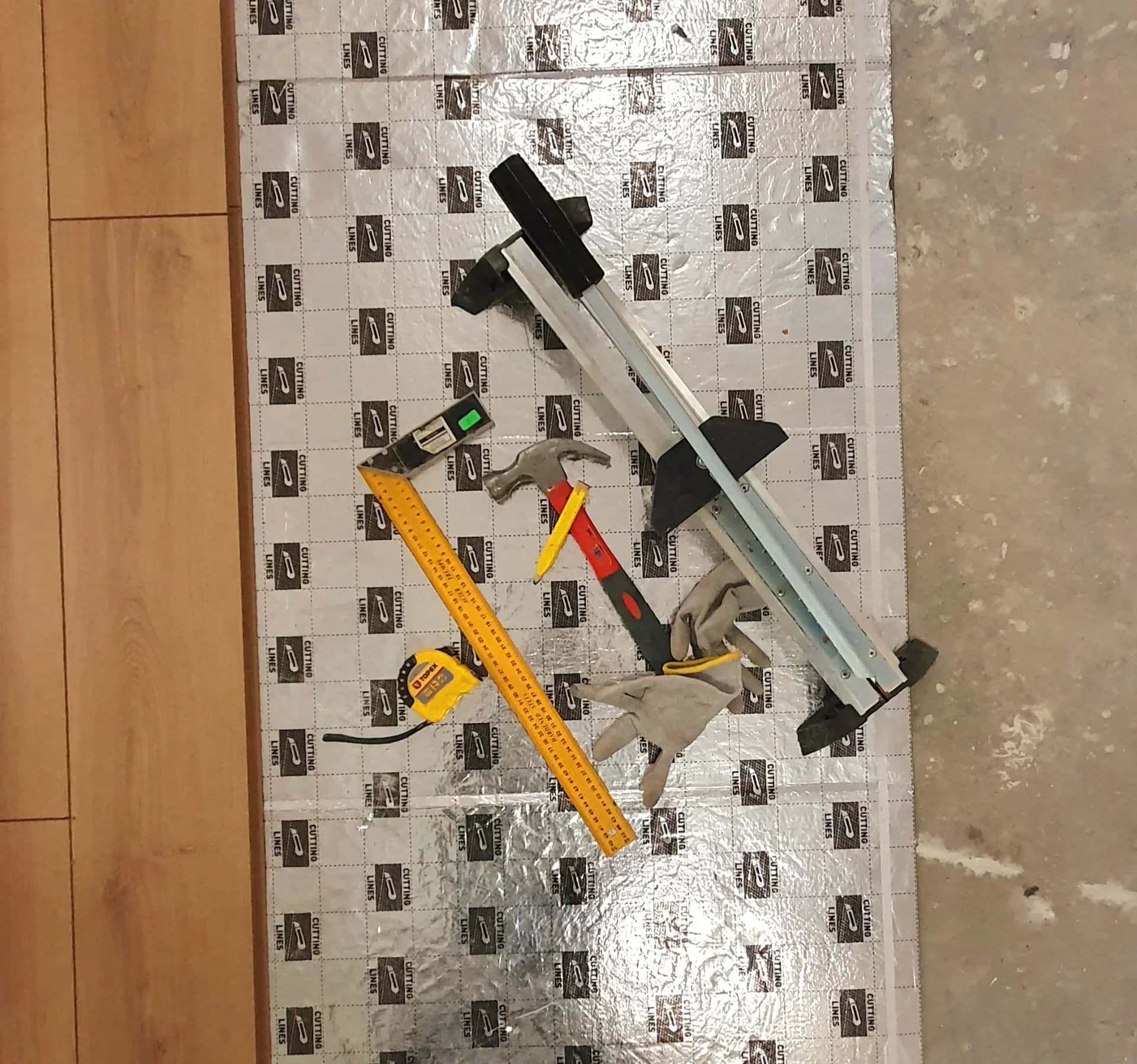 Монтаж на ламиниран паркет