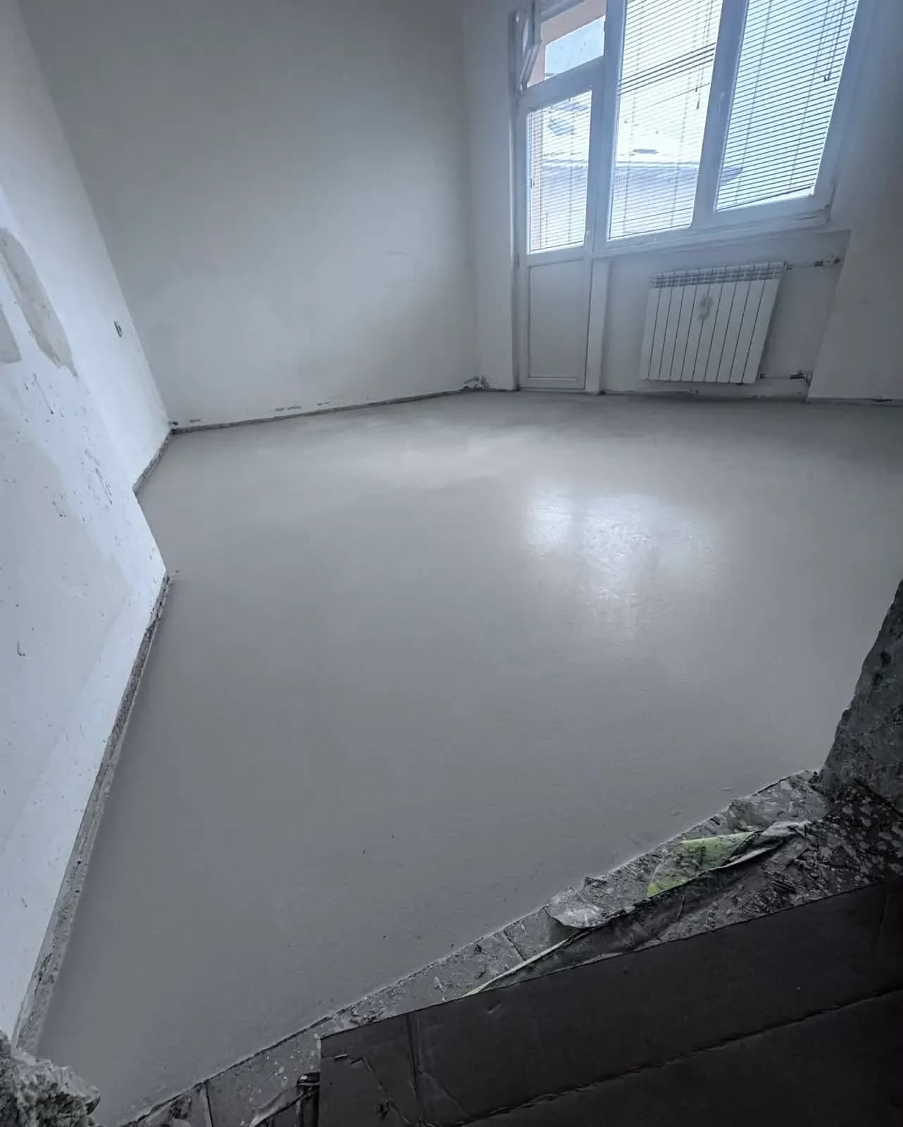 Саморазливна замазка