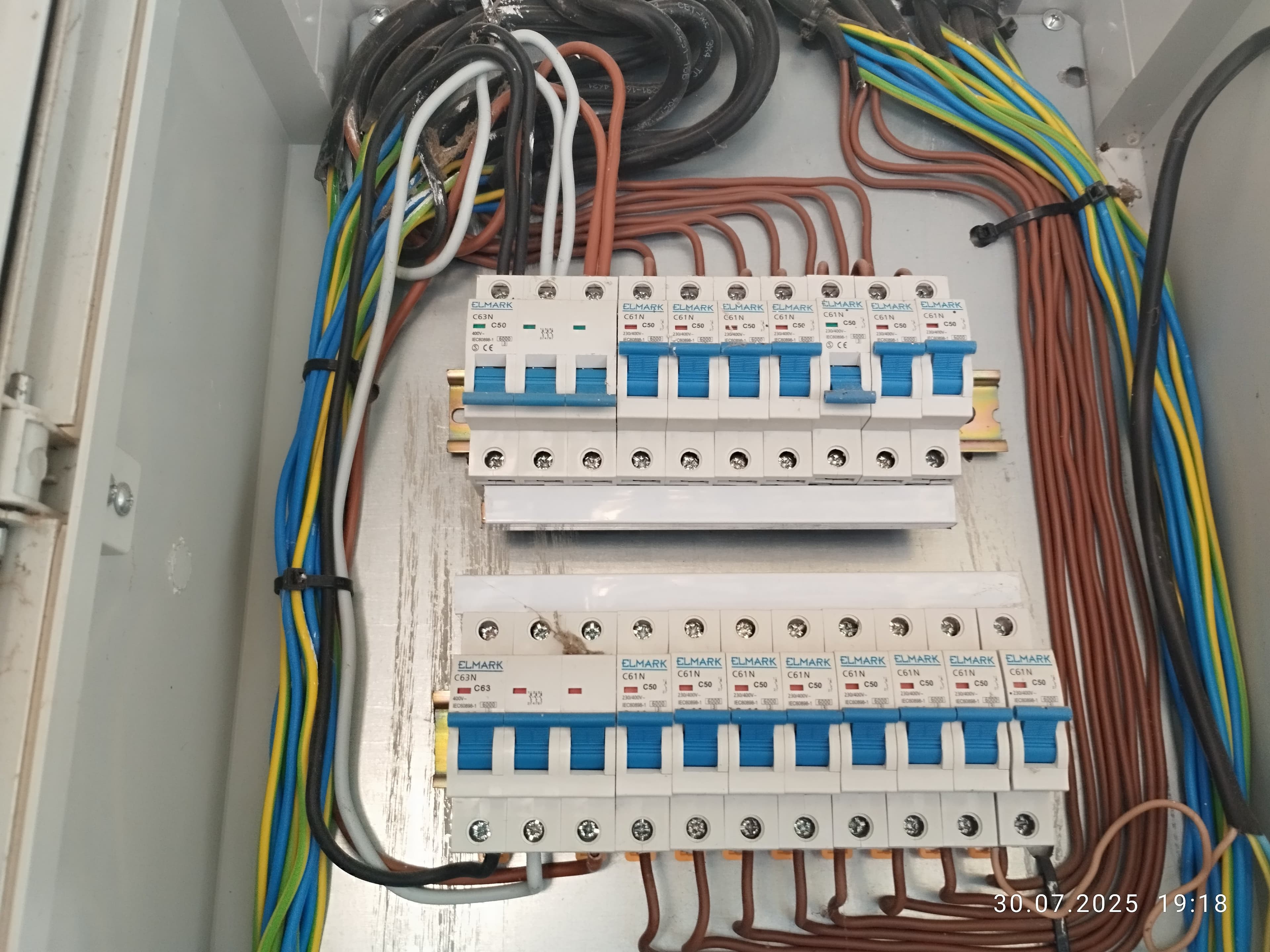 Монтаж на електрически табла 